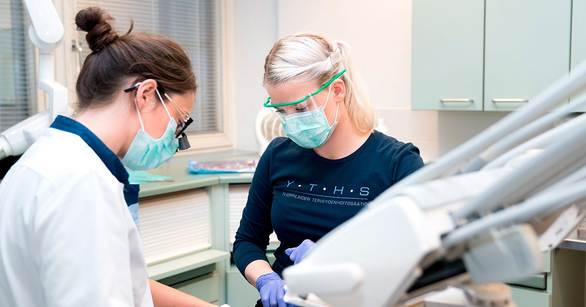 Hammaslääkärissä. 